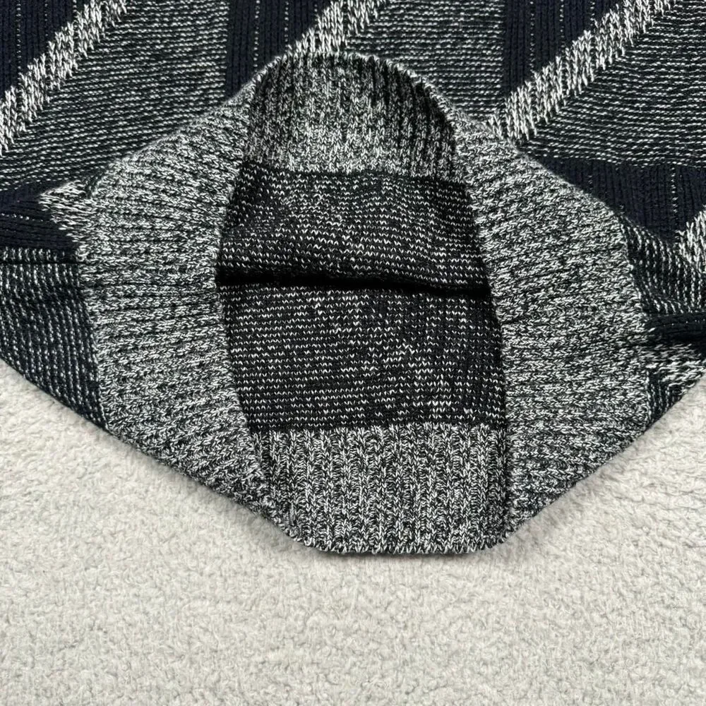 Unbranded Men's Grey and Black Jumper